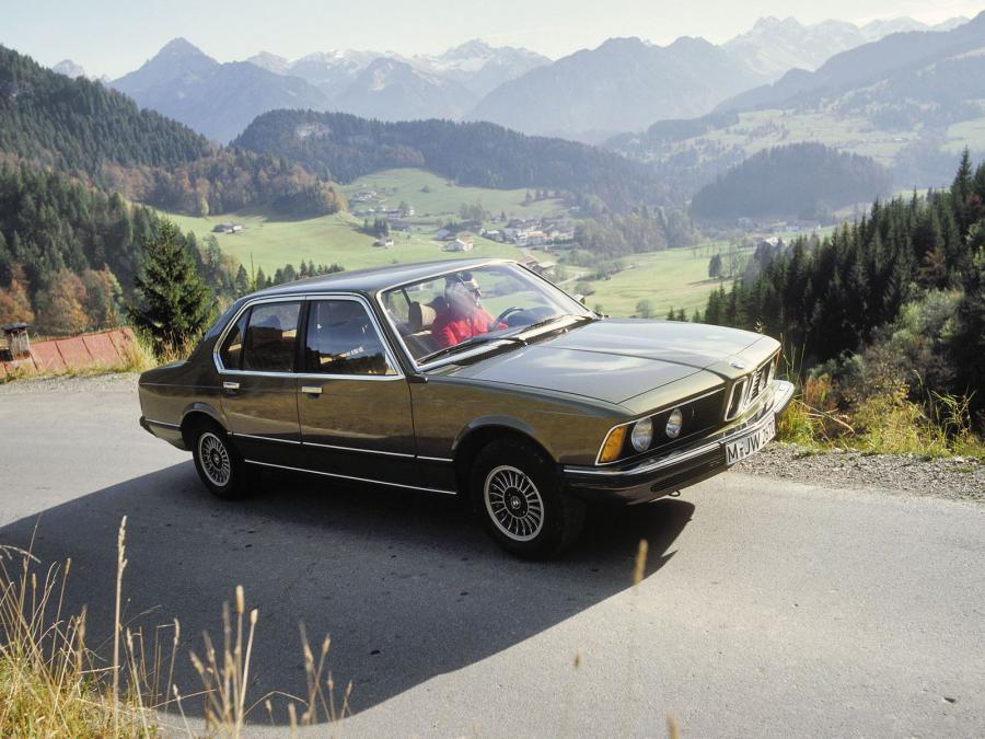  BMW 733i 1977 года  (фото 4 из 5)